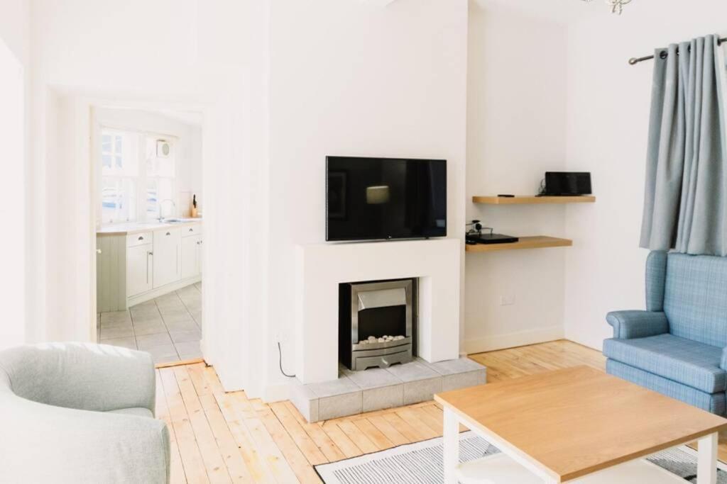 Factors House - A Comfy Cottage In Countryside Park With Wifi And Access To Bar And Pool Perth Exteriör bild